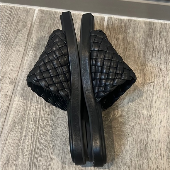 Vince Black Rumi Slide Sandals size 8M/38 - Picture 8 of 11